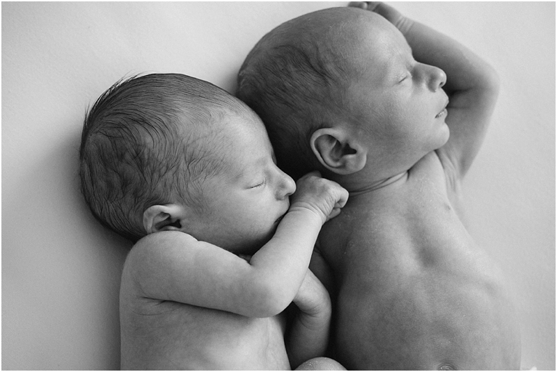 twin newborn photographer los angeles